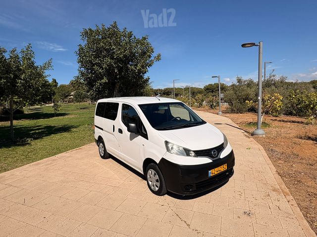 ניסאן NV200