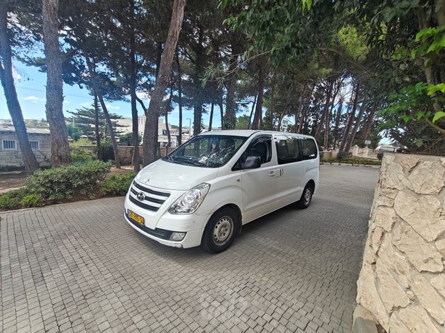 יונדאי H-1 / i800