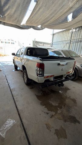 מיצובישי טרייטון / L200