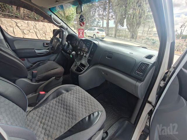 יונדאי H-1 / i800
