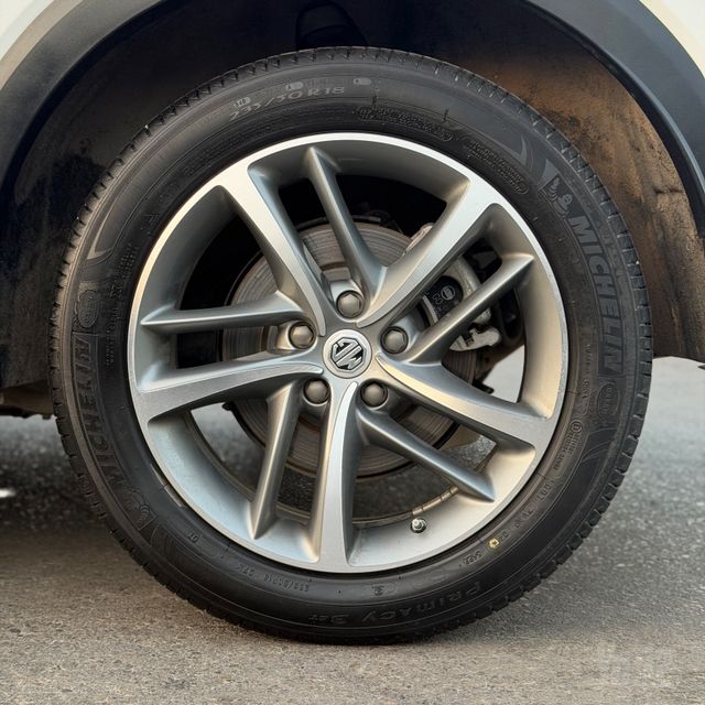 אם ג'י EHS PHEV