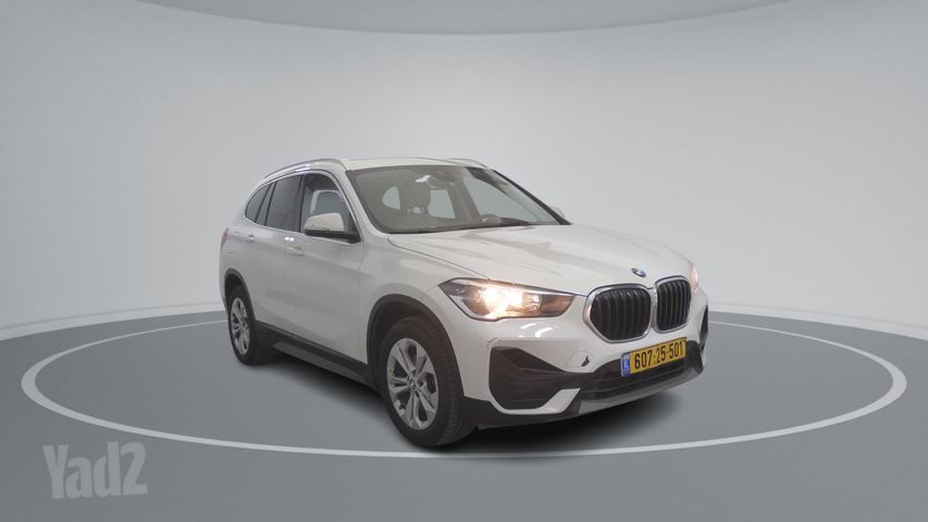 ב מ וו X1