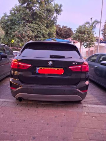 ב מ וו X1