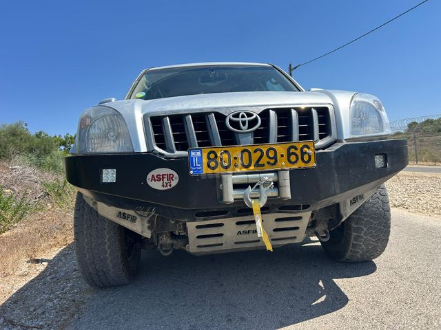 טויוטה לנד קרוזר