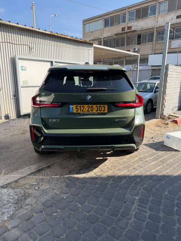 ב מ וו IX1