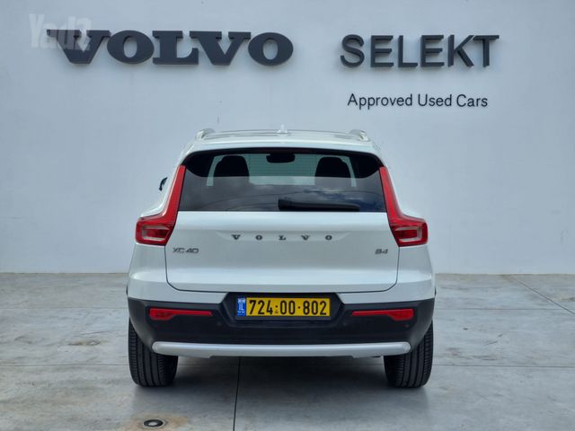 וולוו XC40