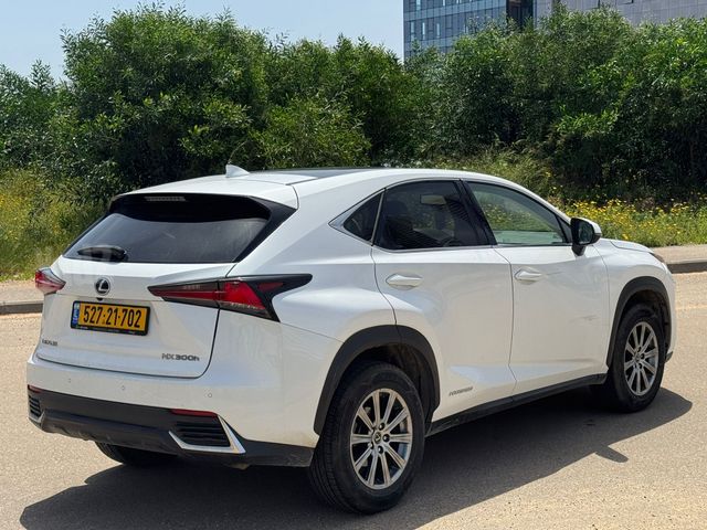 לקסוס NX