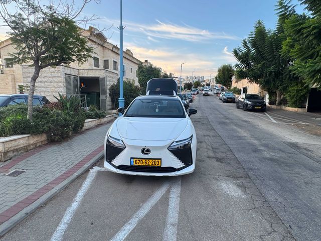 מודעת רכב לקסוס RZ