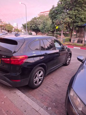 ב מ וו X1