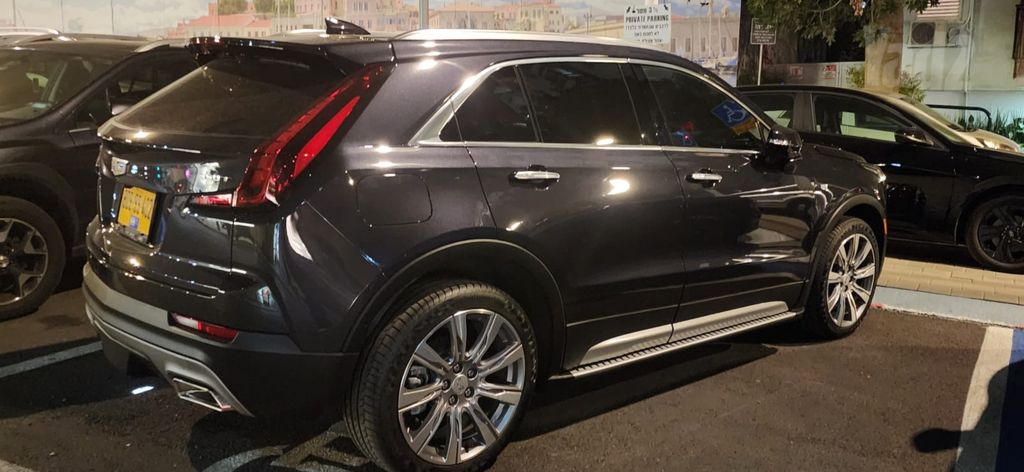 מודעת רכב קאדילק XT4