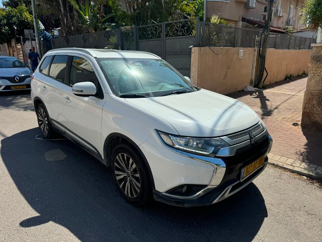 מודעת רכב מיצובישי אאוטלנדר