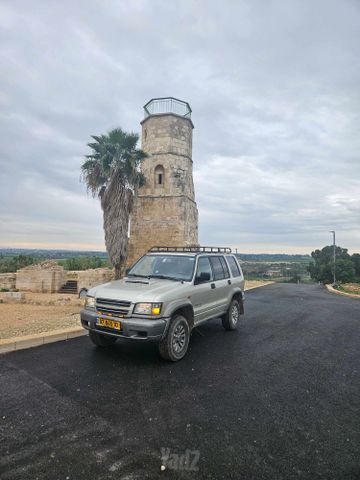 איסוזו טרופר