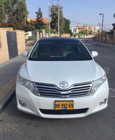 מודעת רכב טויוטה ונזה