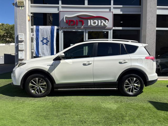 טויוטה RAV4