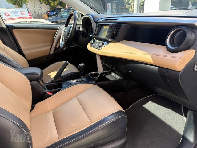 טויוטה RAV4