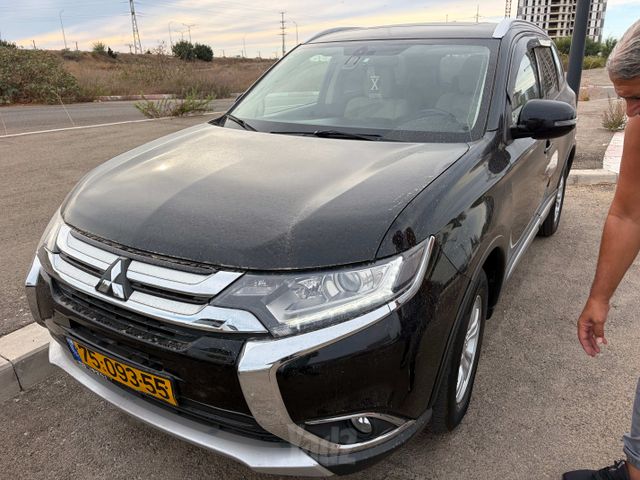מיצובישי אאוטלנדר