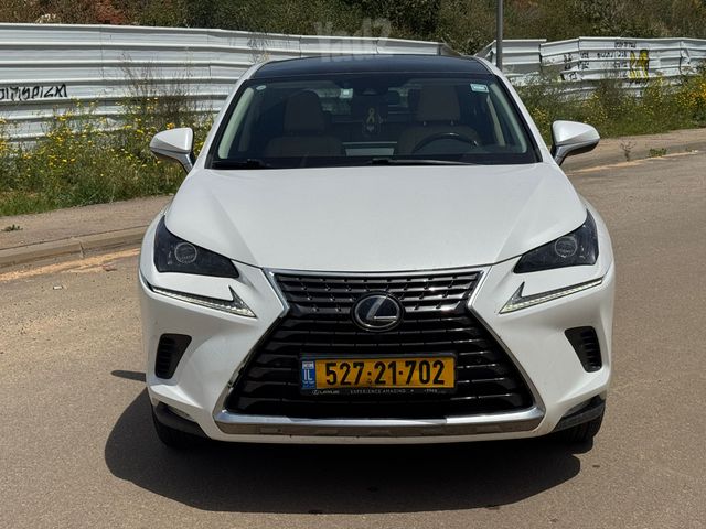 לקסוס NX