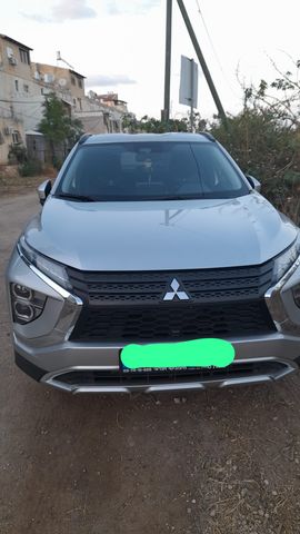 אקליפס קרוס 4X2 Executive אוט׳ בנזין 1.5 (152 כ״ס)