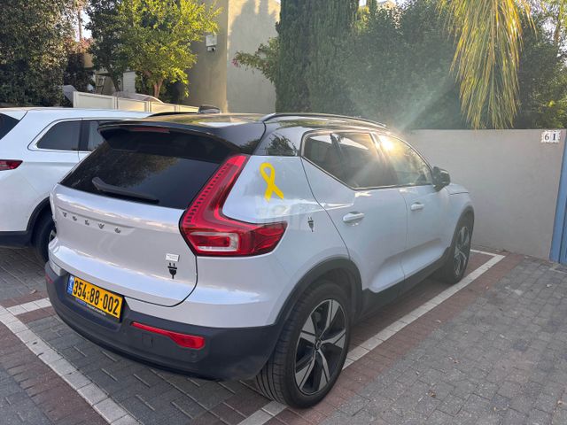 וולוו XC40