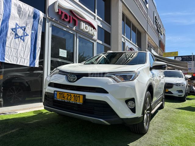 טויוטה RAV4