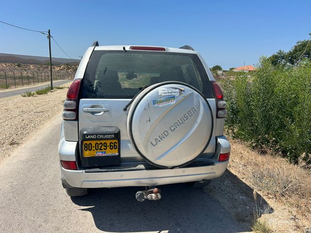 טויוטה לנד קרוזר