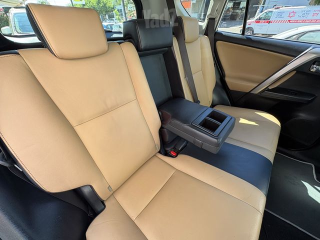 טויוטה RAV4