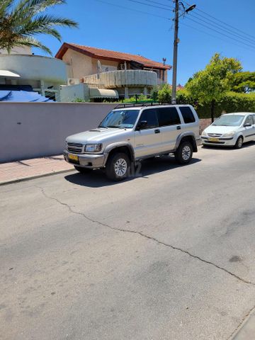 איסוזו טרופר