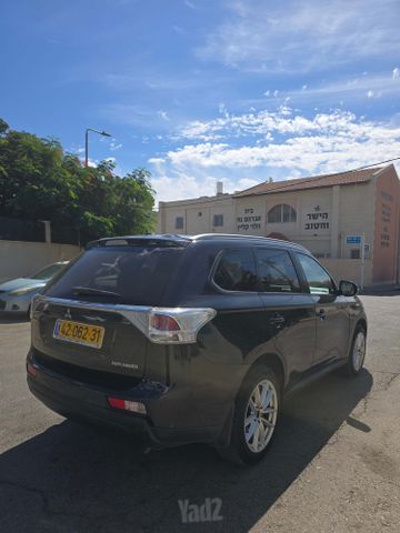 מיצובישי אאוטלנדר