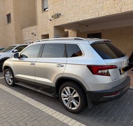 מודעת רכב סקודה קארוק