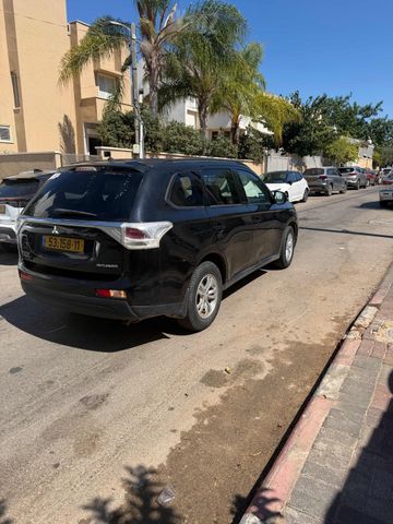 מיצובישי אאוטלנדר