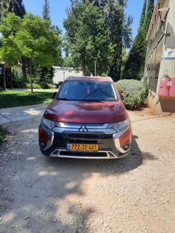 מיצובישי אאוטלנדר