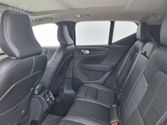 וולוו XC40