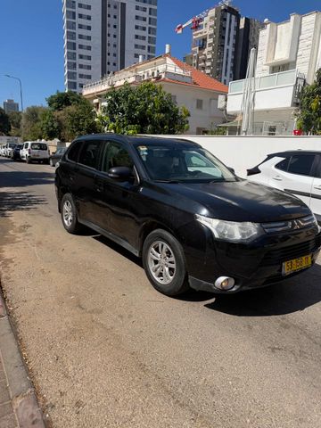 מיצובישי אאוטלנדר