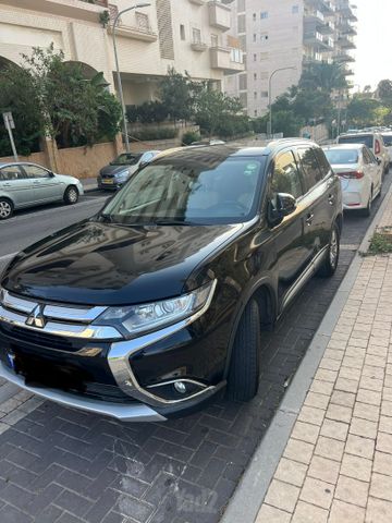 מיצובישי אאוטלנדר