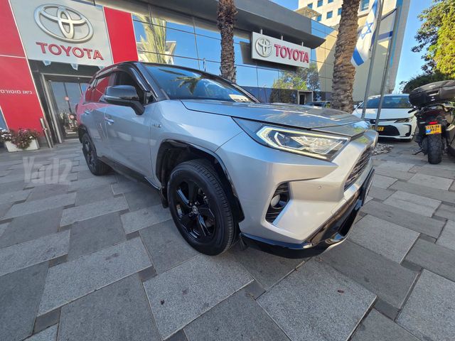 טויוטה RAV4