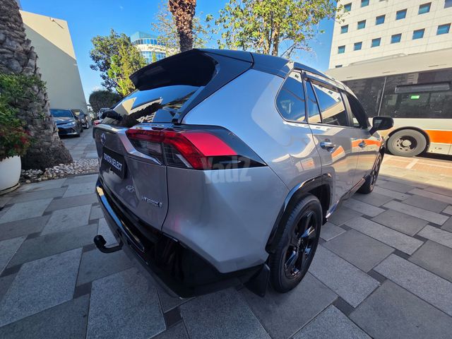 טויוטה RAV4