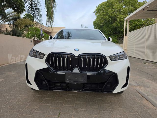 ב מ וו X6