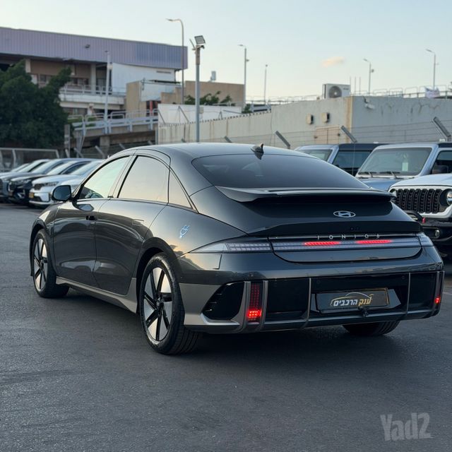 יונדאי איוניק 6
