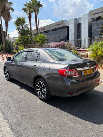 טויוטה קורולה
