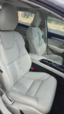וולוו S90
