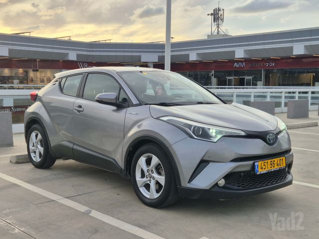מודעת רכב טויוטה C-HR