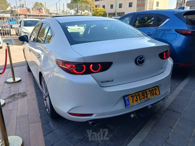 מאזדה 3