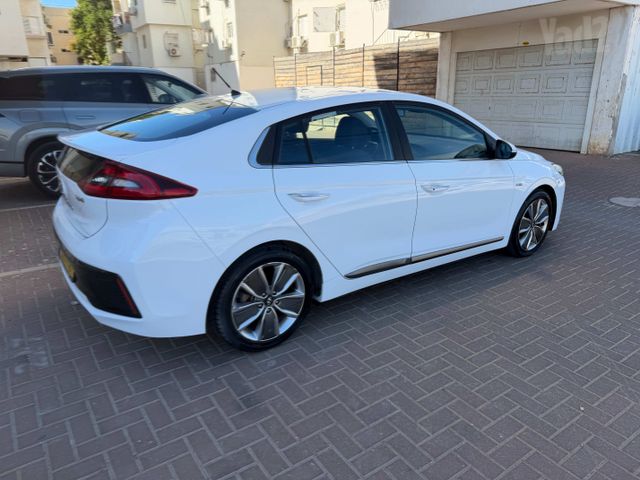 יונדאי איוניק