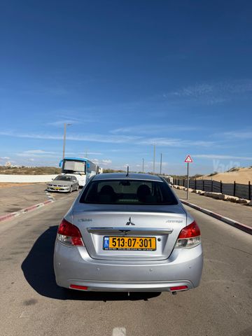 מיצובישי אטראז'