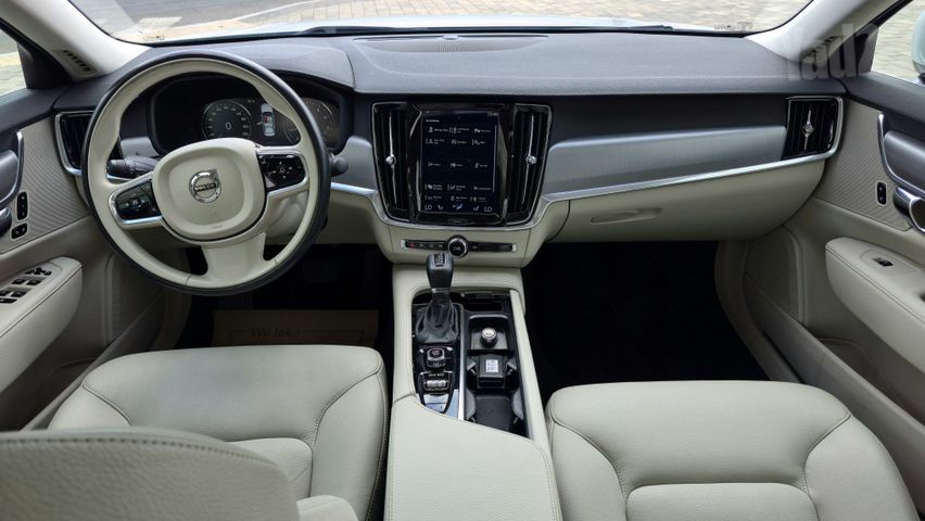 וולוו S90