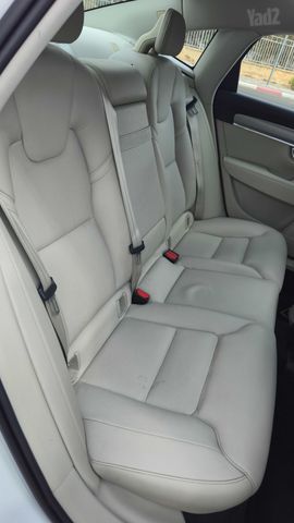 וולוו S90