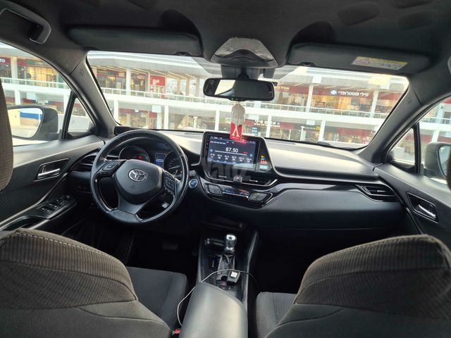 טויוטה C-HR