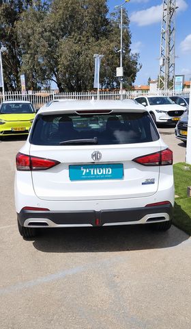 אם ג'י ZS