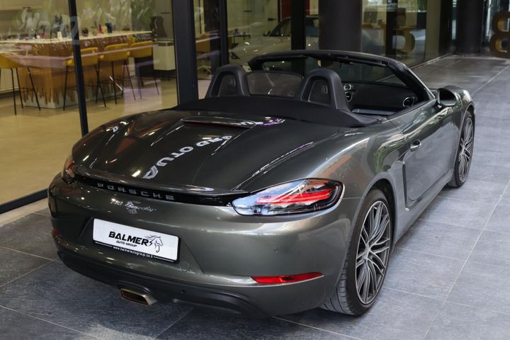 פורשה 718