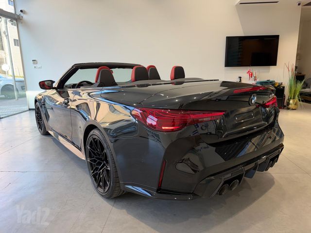 ב מ וו M4